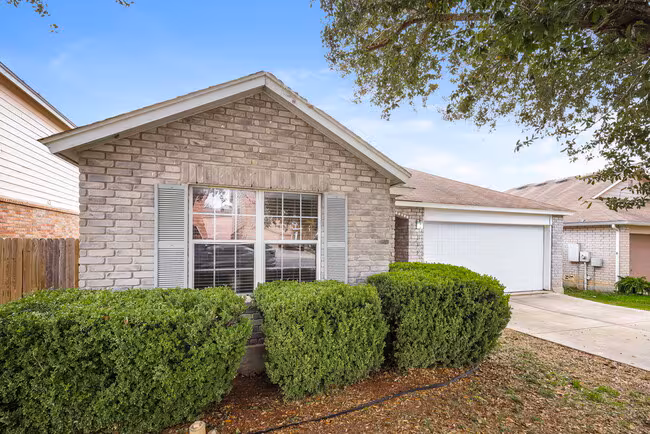 135 Woodstone Loop Cibolo, TX 78108 photo 3