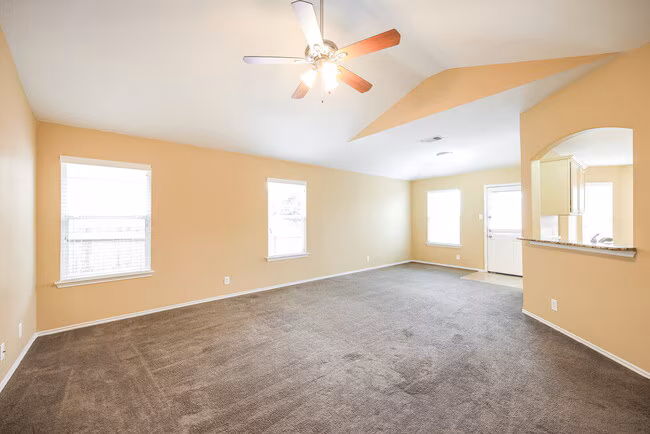 135 Woodstone Loop Cibolo, TX 78108 photo 4