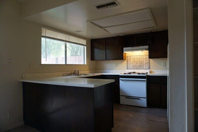 5919 Hidden Valley Trail Austin, TX 78744 photo 4