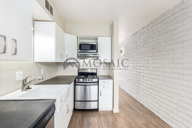 1204 S McClintock Dr Tempe, AZ 85281 photo 5