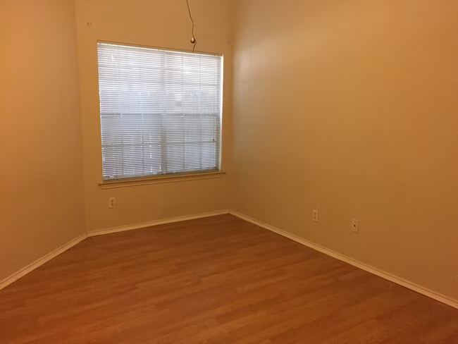 2810 Nueces St Austin, TX 78705 photo 4