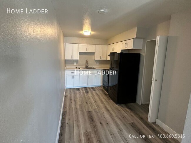2262 E Broadway Rd Mesa, AZ 85204 photo 3
