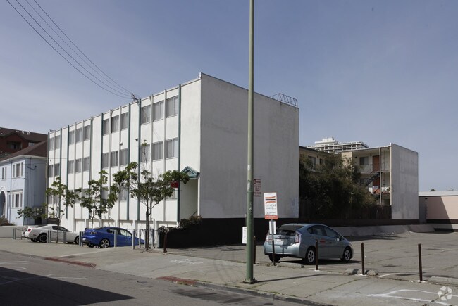 1435 3rd Ave photo 2