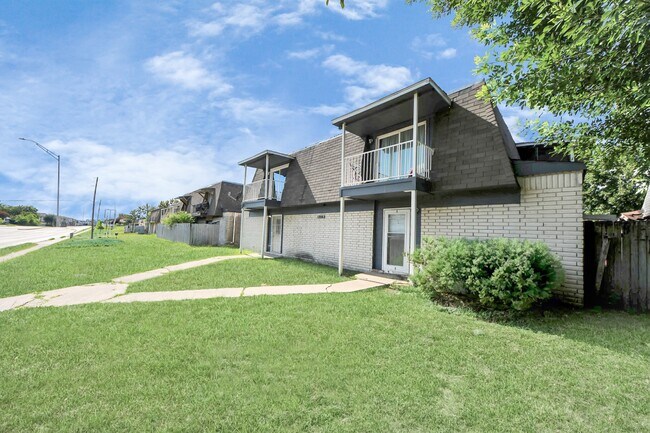 12068 Beechnut Street, Houston, TX 77072 photo 2