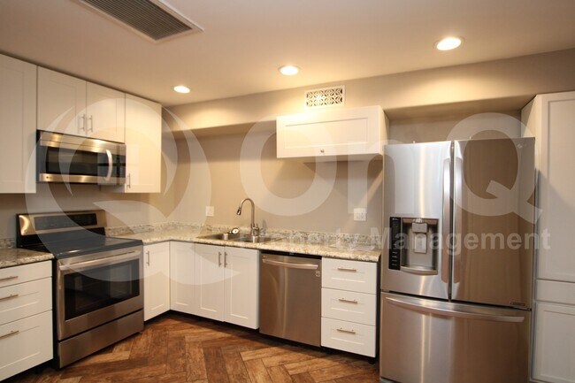 4601 E Southgate Ave Phoenix, AZ 85040 photo 3