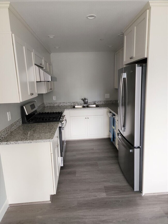 4124 Lyon Ave Oakland, CA 94601 photo 4
