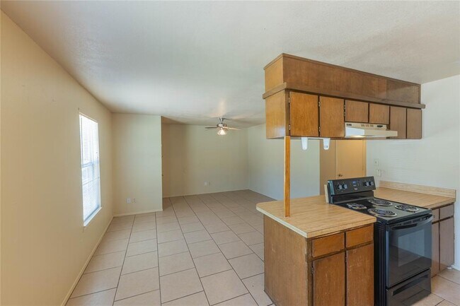 705 North Street, Weatherford, TX 76086 photo 2