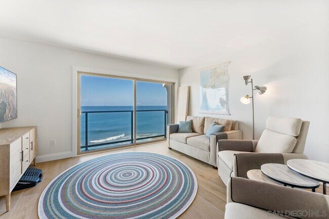 909 Coast Blvd San Diego, CA 92037 photo 2