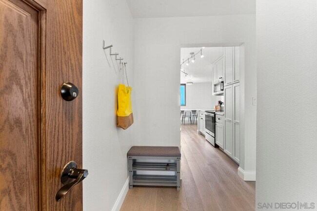909 Coast Blvd San Diego, CA 92037 photo 3