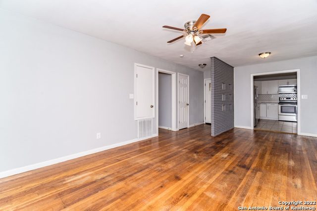 467 Shannon Lee St San Antonio, TX 78216 photo 4
