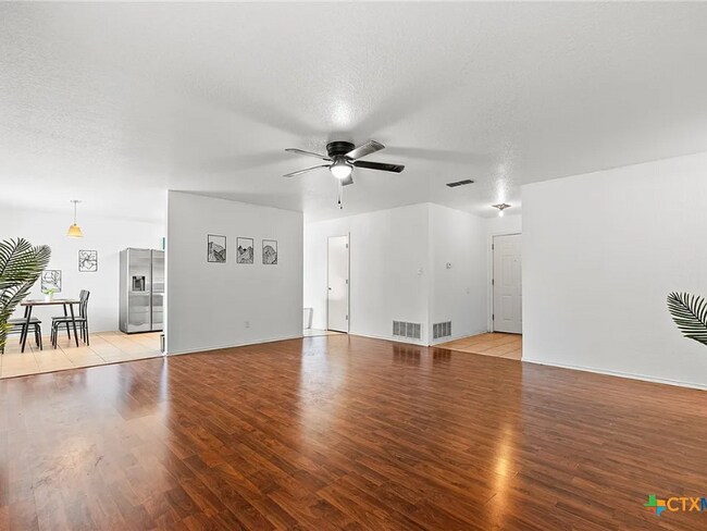 2011 Agate Dr Killeen, TX 76549 photo 4