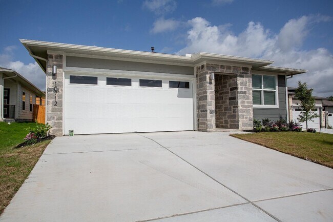 10712 Deaton Ln Austin, TX 78754 photo 2