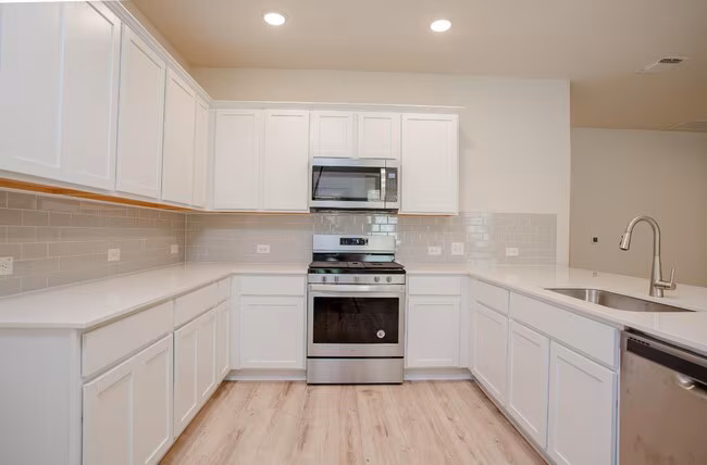 10712 Deaton Ln Austin, TX 78754 photo 5
