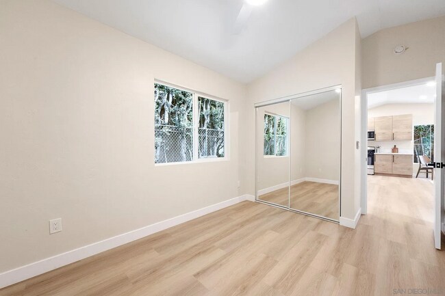 5517 Lauretta St San Diego, CA 92110 photo 4