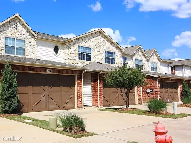 253 Club Cir Dr Coppell, TX 75019 photo 2