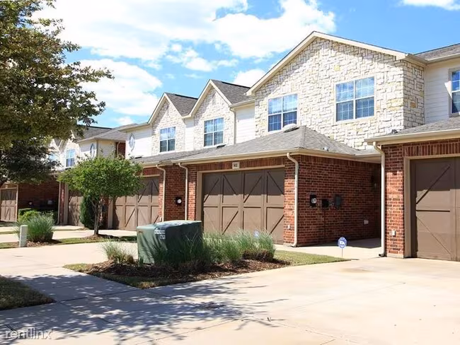 253 Club Cir Dr Coppell, TX 75019 photo 3