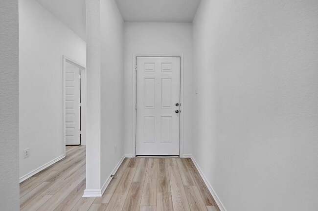 216 Skipping Stone Run, Georgetown, TX 78628 photo 3