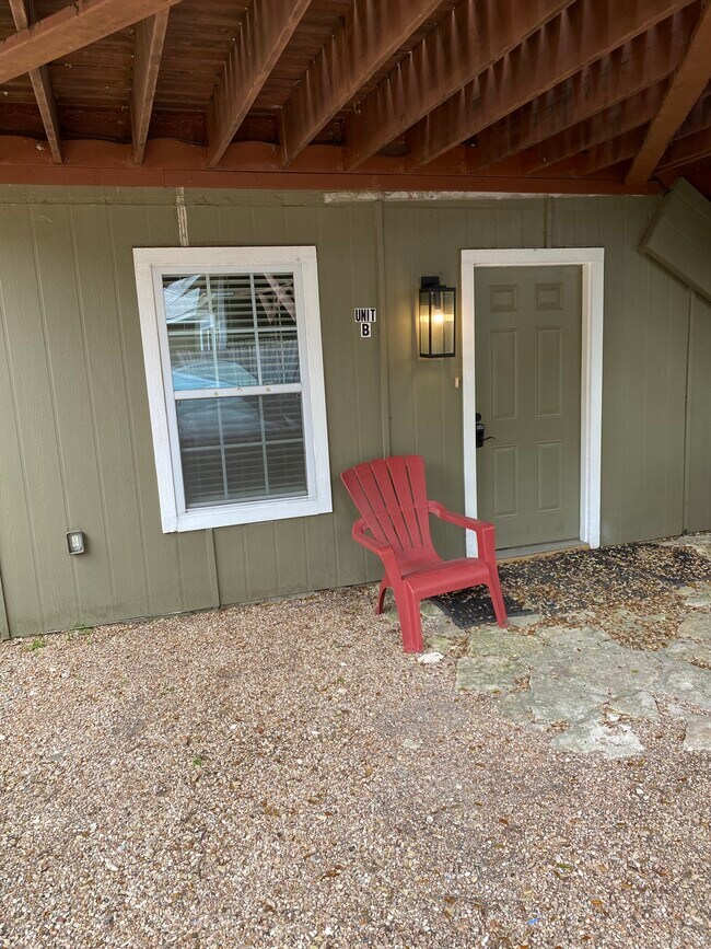 4521 Merle Dr Austin, TX 78745 photo 4