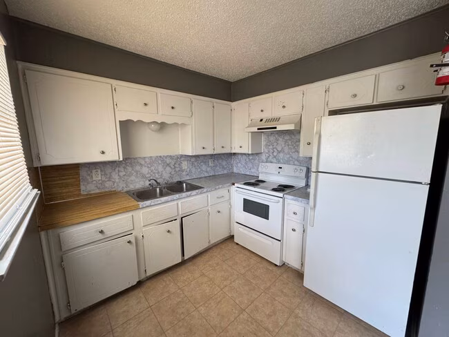 1405 N Gray St Killeen, TX 76541 photo 5