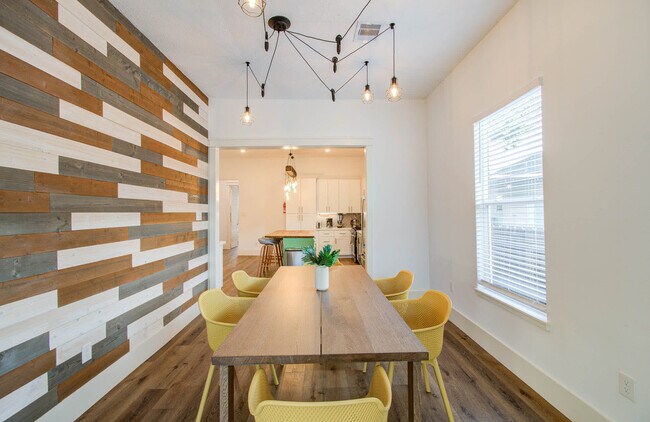 410 James St photo 4