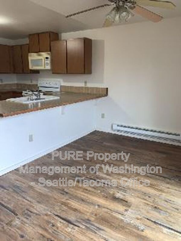 653 Myrtine St Enumclaw, WA 98022 photo 3