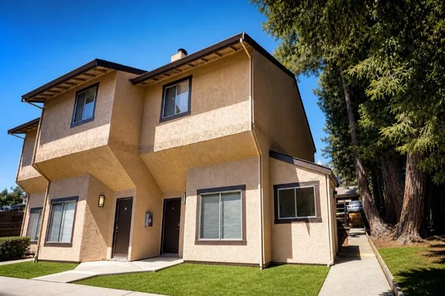 Sequoia Townhouses photo 2
