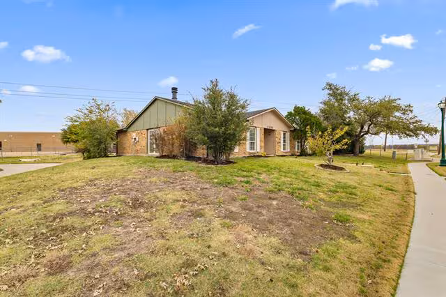 5588 Squires Drive, The Colony, TX 75056 photo 2