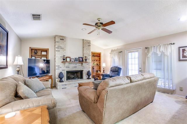 9442 Willard St Rowlett, TX 75088 photo 2