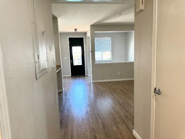 88 E 6th St Pittsburg, CA 94565 photo 3