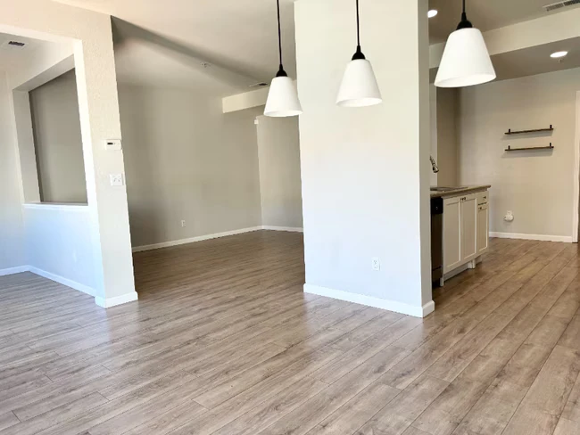 88 E 6th St Pittsburg, CA 94565 photo 5
