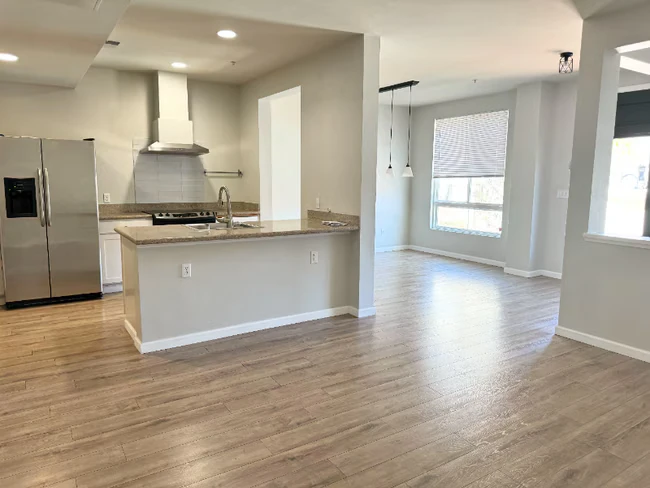 88 E 6th St Pittsburg, CA 94565 photo 4