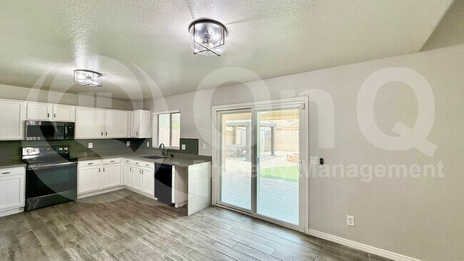 3610 N 106th Ave Avondale, AZ 85392 photo 5