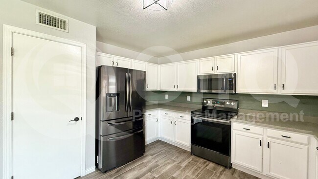 3610 N 106th Ave Avondale, AZ 85392 photo 4