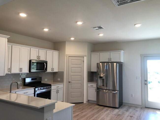 7406 Daves Landing Dr Austin, TX 78724 photo 5
