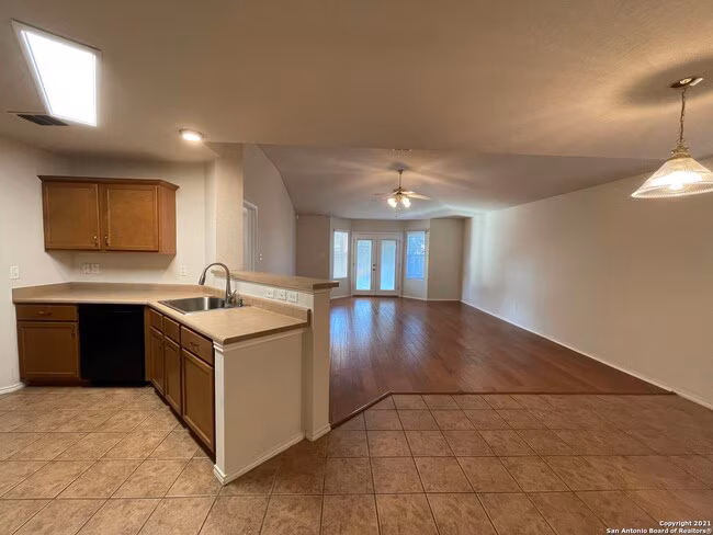 7450 Scordato Dr San Antonio, TX 78266 photo 4