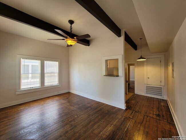 115 Vitra Pl San Antonio, TX 78210 photo 5