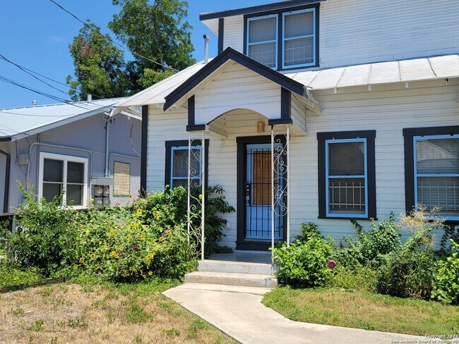 115 Vitra Pl San Antonio, TX 78210 photo 2