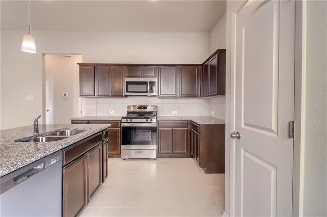 11408 Milano Dr Austin, TX 78747 photo 2
