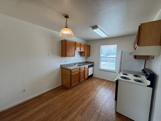 1906 Windward Dr Killeen, TX 76543 photo 4
