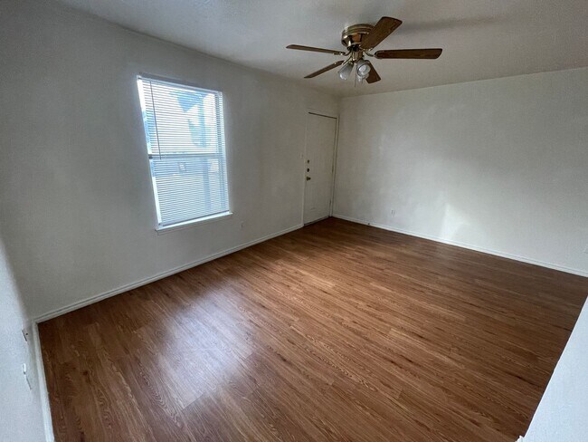1906 Windward Dr Killeen, TX 76543 photo 2