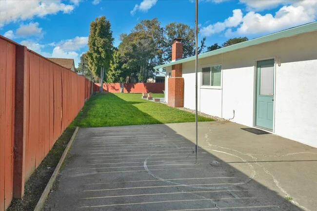 1000 Cutting Blvd Richmond, CA 94804 photo 2