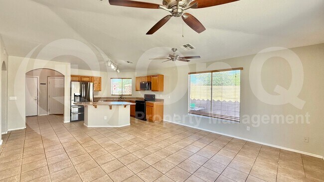 14801 W Wethersfield Rd Surprise, AZ 85379 photo 3