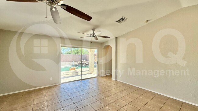 14801 W Wethersfield Rd Surprise, AZ 85379 photo 4
