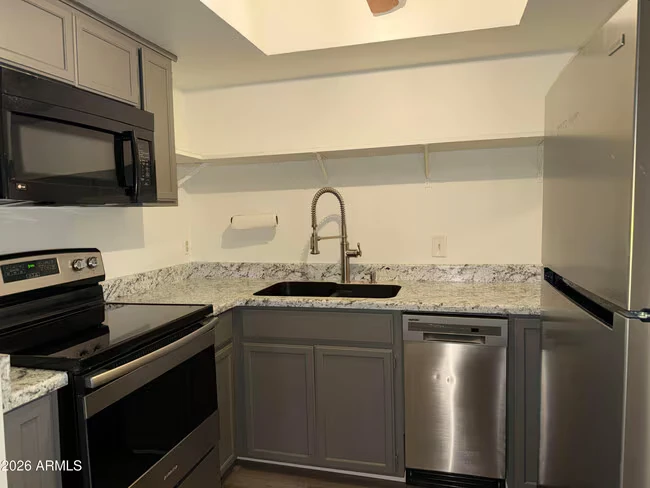 17 E Ruth Ave Phoenix, AZ 85020 photo 3
