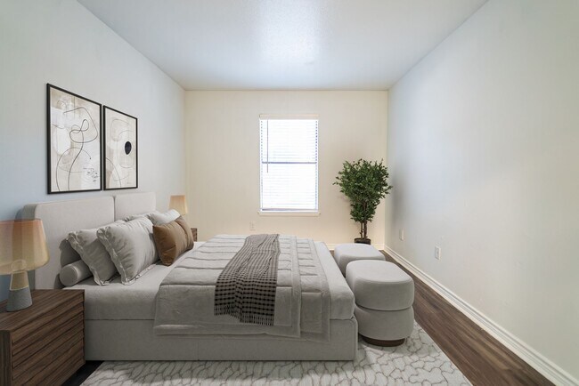 Chesapeake Apartments photo 5