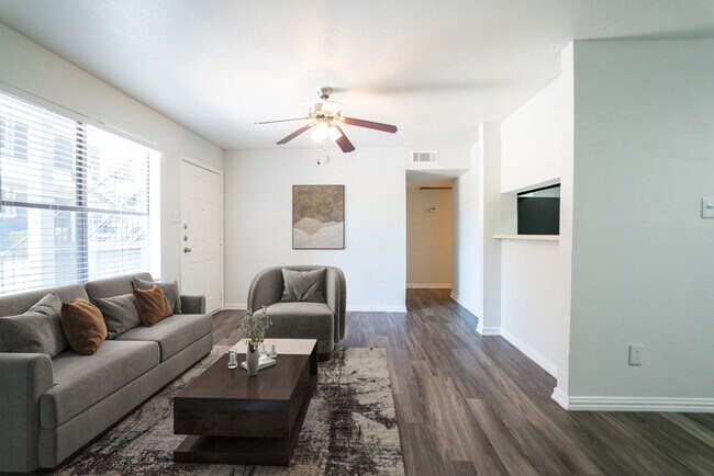 Chesapeake Apartments photo 2
