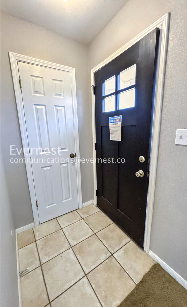 208 Panther Path, Liberty Hill, TX 78642 photo 3