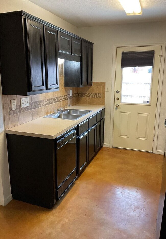 213 W Arlo Rd Harker Heights, TX 76548 photo 3