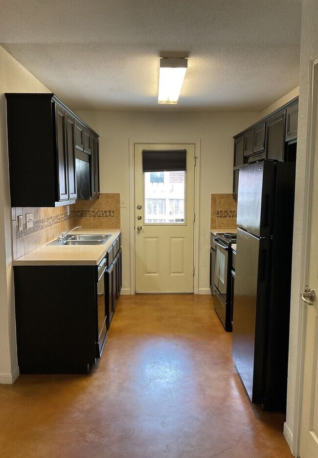 213 W Arlo Rd Harker Heights, TX 76548 photo 2