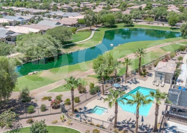 779 E Rojo Way Gilbert, AZ 85297 photo 2